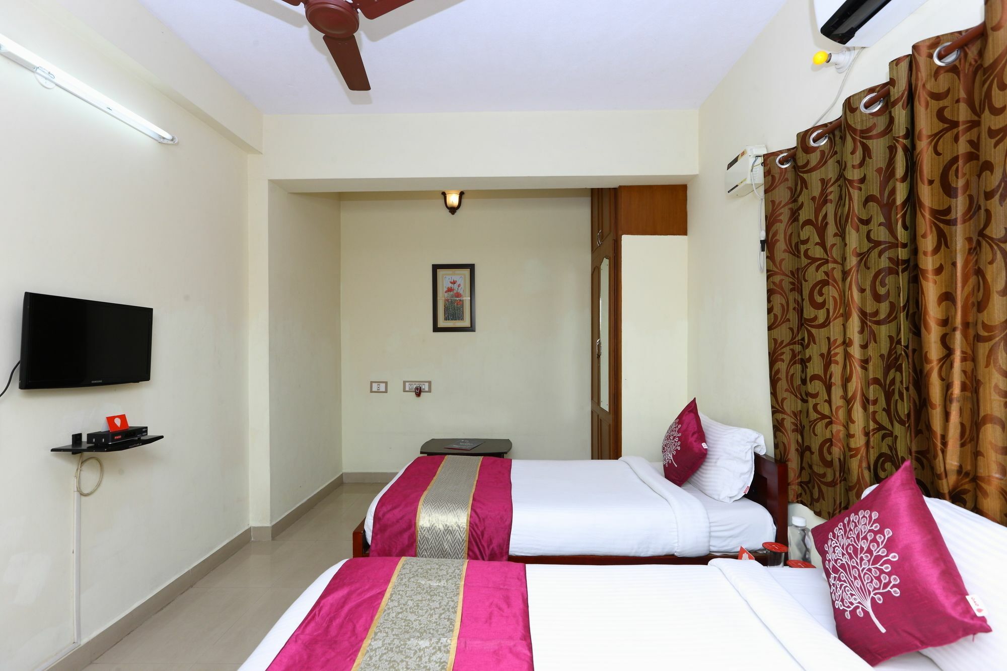 Oyo 3322 Daffodills Medavakkam Hotel Chennai